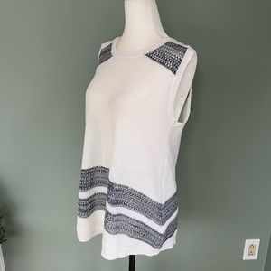 🌟3/$25 🌟LOVEMARKS SWEATER